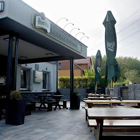 Penzion 68 Otel Kladno Dış mekan fotoğraf