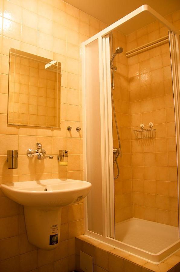 Penzion 68 Otel Kladno Dış mekan fotoğraf